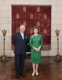 Şi o cheamă în faţa instanţei româneşti chiar pe regina angliei, elisabeta a doua. RelaÈ›iile Regale Romano Britanice