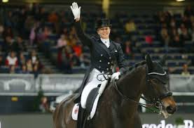Her mother micaela was a member of the german junior ski team for seven years, and her father klaus is a. Weltcup Dressur In Stuttgart Jessica Von Bredow Werndl Schlagt Isabell Werth Sportmeldungen Stuttgarter Zeitung