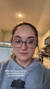 Chelsea Ewing's Instagram, Twitter & Facebook