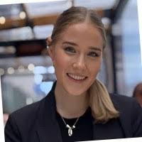 Bridget Crooks's Instagram, Twitter & Facebook