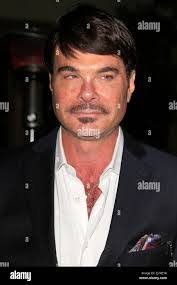 Lee Varga's Instagram, Twitter & Facebook