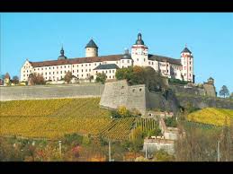 Kerk en kruisweg gelden als een belangrijk voorbeeld van de late barok. Festung Marienberg Und Kappele Wurzburg Audio Reisefuhrer Youtube