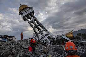 96 earthquakes in the past 365 days. A Signal In Giant Earthquakes That Could Save Lives The New York Times