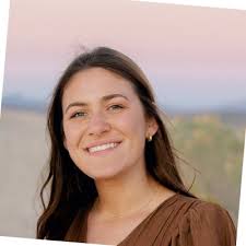 Just graduated from the BYU finance program and recently wrapped up an  incredible internship at Thread®! I'm so grateful for everything that I  learned and for the amazing people I got to