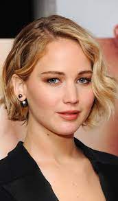 50 Chic Curly Bob Hairstyles With Images And Styling Tips Jennifer Lawrence Hair Growing Out Hair Short Hair Styles