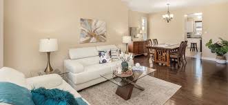 Check out our 10 marvelous dining room staging ideas, guaranteed to make your prospective buyers feel right at home! Coffee Table Decor Style Heart Home Staging