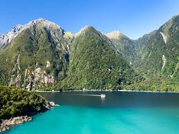 What does νέα ζηλανδία mean in english? Milford Sound To Panemorfo Fiord Ths Neas Zhlandias Photos