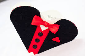 Then we will draw a big heart shape on the front of the card ,and then we will cut the card into this heart shape.so that the card will be of heart shape. How To Make A Heart Shaped Valentine S Day Card Holidappy
