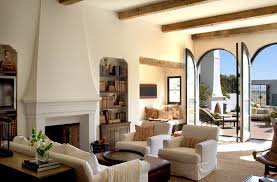 Indoor Outdoor Living Spaces In This Spanish Colonial Beach House Santa Monic Mediterranean Living Rooms Colonial Style Interior Mediterranean Styles Interior