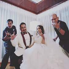 Previously, malay mail reported that companies commission of malaysia's (ssm) records showed that the company has two directors: Bangga Minum Arak Duduk Serumah Dengan Teman Lelaki Bekas Suami Cleopatra Tepis Fitnah Isu Semasa Semasa Forum Cari Infonet
