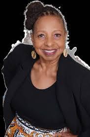 Sarah Fore's Instagram, Twitter & Facebook