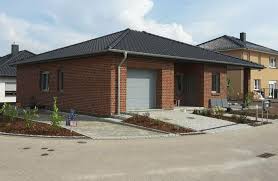Haus zur miete in neubrandenburg küssow, neubrandenburg · haus · baujahr 1900 · fußbodenheizung · erdgeschoss · villa die villa am ring beherbergt insgesamt 3 wohneinheiten und das im eg befindliche büro mit 5 büroräumen, teeküche und sanitäreinheit. Haus Zu Vermieten Sanddornweg 16 17033 Mecklenburg Vorpommern Neubrandenburg Mapio Net