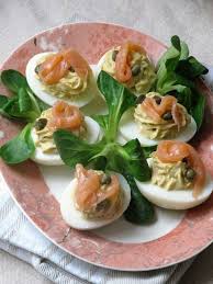 La Cuisine D Ici Et D Isca Oeufs Mimosa Au Saumon Fume Aux Capres Recettes De Cuisine Idee Recette Plat Oeuf Mimosa