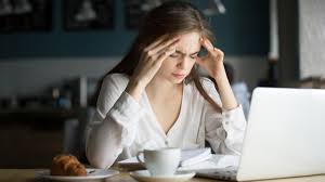 क्या करवट लेने पर भी चक्कर आता है? एक्सपर्ट से जानिए इसका कारण | what is  spinning sensation know symptoms causes and treatment | HerZindagi