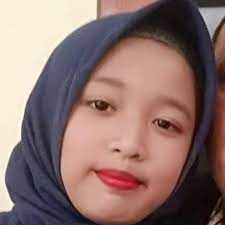 Batik akan menjadi diplomasi ekonomi budaya mengharumkan nama bangsa dan mensejahterakan bangsa, urai nita kenzo, pegiat batik, founder & director gallery batik jawa indigo, nita kenzo dalam virtual talkshow batik dan perempuan, budaya dan ekonomi yang diselenggarakan dwp kjri melbourne bekerjasama dengan dwp diy, sabtu, (3/10/2020). Mengapa Batik Bisa Menjadi Pusat Keunggulan Ekonomi Cara Golden