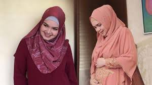 Walau perbedaan usia mereka terpaut jauh, pernikahan mereka tetap harmonis hingga datuk k berusia 61 tahun. Setelah Penantian 11 Tahun Akhirnya Siti Nurhaliza Hamil Anak Pertama Planet Merdeka