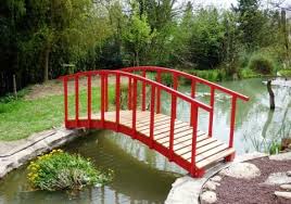 Ce vendeur de pont bois jardin dont la société est made ecommerce ltd ayant pour activité principale limited company fait parti des vendeurs de taille moyenne et mérite 20 sur 20 selon les. 43 Idees De Les Passages Sur L Eau Jardin D Eau Jardin Japonais Jardins