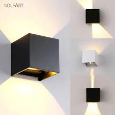 • style industriel• applique murale• orientable• hauteur réglable• matière : Applique Murale Led Design En Cube Noir Blanc Ou Gris Appliques Lumeers