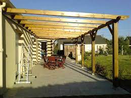 Comment fabriquer un cache poubelle en bois. Construire Soi Meme Sa Pergola En Bois Adossee Jardin Et Maison