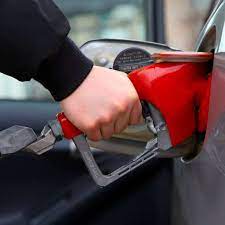 Don T Leave The Engine Runningmake Sure You Put Your Vehicle In Park And Turn The Engine Off Before Maridav Shutterstock Gas Pumps Gas Prices Pumping