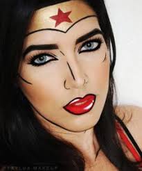 发现13 条Comic makeup 和創意彩妝点子| 万圣节化妆、化妆艺术、美妝以及更多