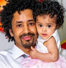 QANANIISAA BAQQALAA birrii 450,000 gumaache. Baga sabatti deebite galatoomi  jennaan.