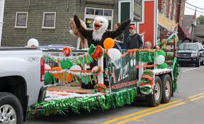 Photos: Graduation car parade
