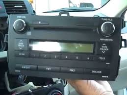 Aracınızın orijinal player ını değiştirmeden ve direksiyondan kumandayı da kullanarak mp3 dinlemek istiyorsanız, tavsiye ederim. Toyota Corolla Stereo Removal And Repair 2009 2012 Youtube
