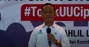 Profil bahlil lahadalia, kabarnya akan dilantik jokowi jadi menteri investasi, dulunya sopir angkot. Kepala Bkpm Bahlil Lahadalia Debat Terbuka Uu Cipta Kerja Dengan Aktivis Mahasiswa