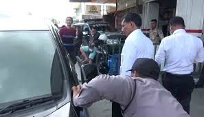 Juli 02, 2021 tidak ada komentar formulir kontak. Gaji Guru Honorer Dicuri Otk Rusak Pintu Mobil Topmetro News
