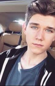 A love story (Devan Key Fanfic)