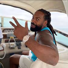 Right before a game last year Za'darius Smith let a few kids try