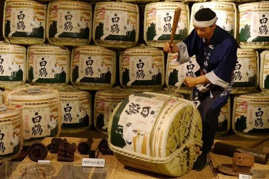 Khám phá bảo tàng rượu Sake Hakutsuru - Tinh hoa rượu truyền thống Nhật Bản