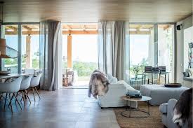 Une Maison Blanche D Architecte Dans Le Sud Planete Deco A Homes World Maison Maison Dessin Decoration Salon Moderne