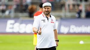 Fc donation with telekom and bayern. 1 Fc Koln Neu Trainer Steffen Baumgart Erlaubt Spielern Bier Und Zigaretten Eurosport