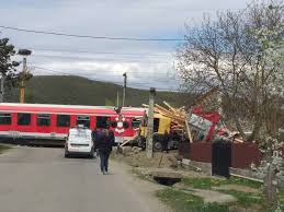 O companie feroviară clujeană a introdus în circulaţie două garnituri de tren privat pe ruta aceasta. Foto Video Au TrÄƒit Spaima VieÈ›ii Lor Cand Trenul In Care Se Aflau A Lovit Un Tir Printre CÄƒlÄƒtori È™i MulÈ›i Copii Bistriteanul Afla Primul