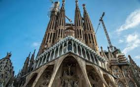 La visite de la basilique emblématique de la capitale catalane est incontournable. La Meilleure Selection De Billets De Barcelone De Nos Partenaires Visiter Barcelone