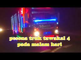 Perlu kamu ketahui juga, kalo di modbussid.co.id itu kamu bisa menemukan banyak sekali mod bussid yang keren dan mewah untuk di download dengan mudah tanpa safelink, ektrak dan password. Pesona Truk Tawakal 4 Dimalam Hari Di Jalur Alas Roban Youtube Mobil Sport Truk Mobil