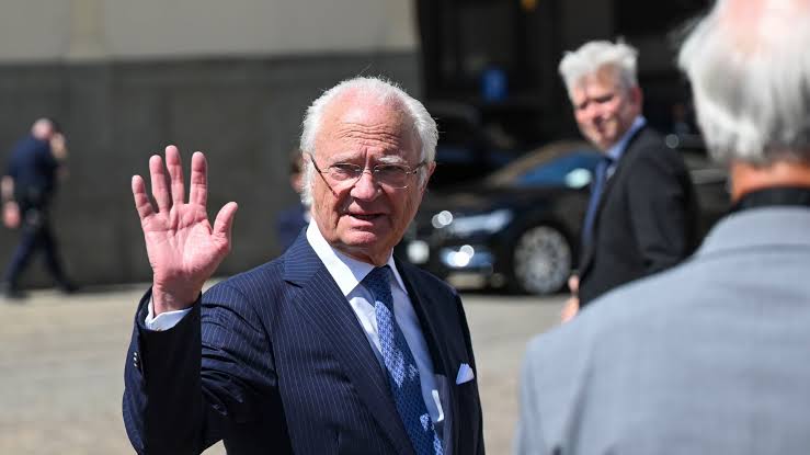 Kungens val – därför blir det inget privat firande | Kungligt | Expressen