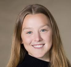 Leeann Cunningham's Instagram, Twitter & Facebook