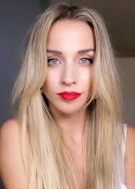 Su cumpleaños, lo que hizo antes de la fama, su vida de familia, curiosidades, popularidad y más. Pin Su Perfection List