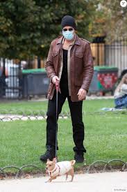 Mais sa mission la plus difficile pourrait bien être de devenir père. Jean Claude Van Damme Sur Le Tournage Du Film Le Dernier Mercenaire A Paris Le 12 Octobre 2020 Purepeople