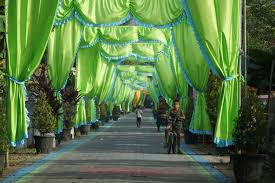 Tuhan yesus memberkati gambar yesus dan anak anak. Sambut Idul Fitri Jalan Kampung Trenggalek Dihiasi Kain Berbagai Warna Hingga Gambar Tokoh Kartun Halaman All Kompas Com