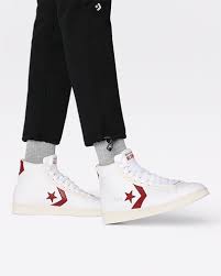 We've updated the archival design with a streamlined profile, a sleeker midsole and comfy smartfoam cushioning. Converse Pro Leather Mid Low High Top Converse Com