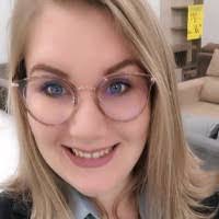 Lisa Engelmann's Instagram, Twitter & Facebook