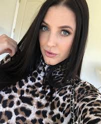 Florence McDonald (@Florenc48111015)