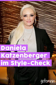 Pin Auf Promi News Geheimnisse Der Stars