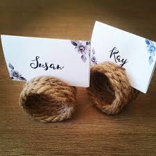 Platzkarten Fur Hochzeit Selber Machen Originelle Ideen Und Anregungen In Bildern Tischkarten Geburtstag Selber Machen Platzkartenhalter Tischkarten Hochzeit