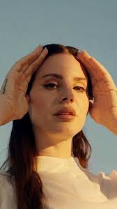 A cantora anunciou o lançamento de duas faixas e hoje conhecemos a primeira. Wallpapers Lana Del Rey
