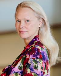 In 2025, your kid posting an Instagram Story for your birthday is basically  the equivalent of receiving a 𝒽𝒶𝓃𝒹𝓌𝓇𝒾𝓉𝓉𝑒𝓃 𝓁𝑒𝓉𝓉𝑒𝓇. 💌  Today, Pamela Anderson got sweet birthday posts from both of her